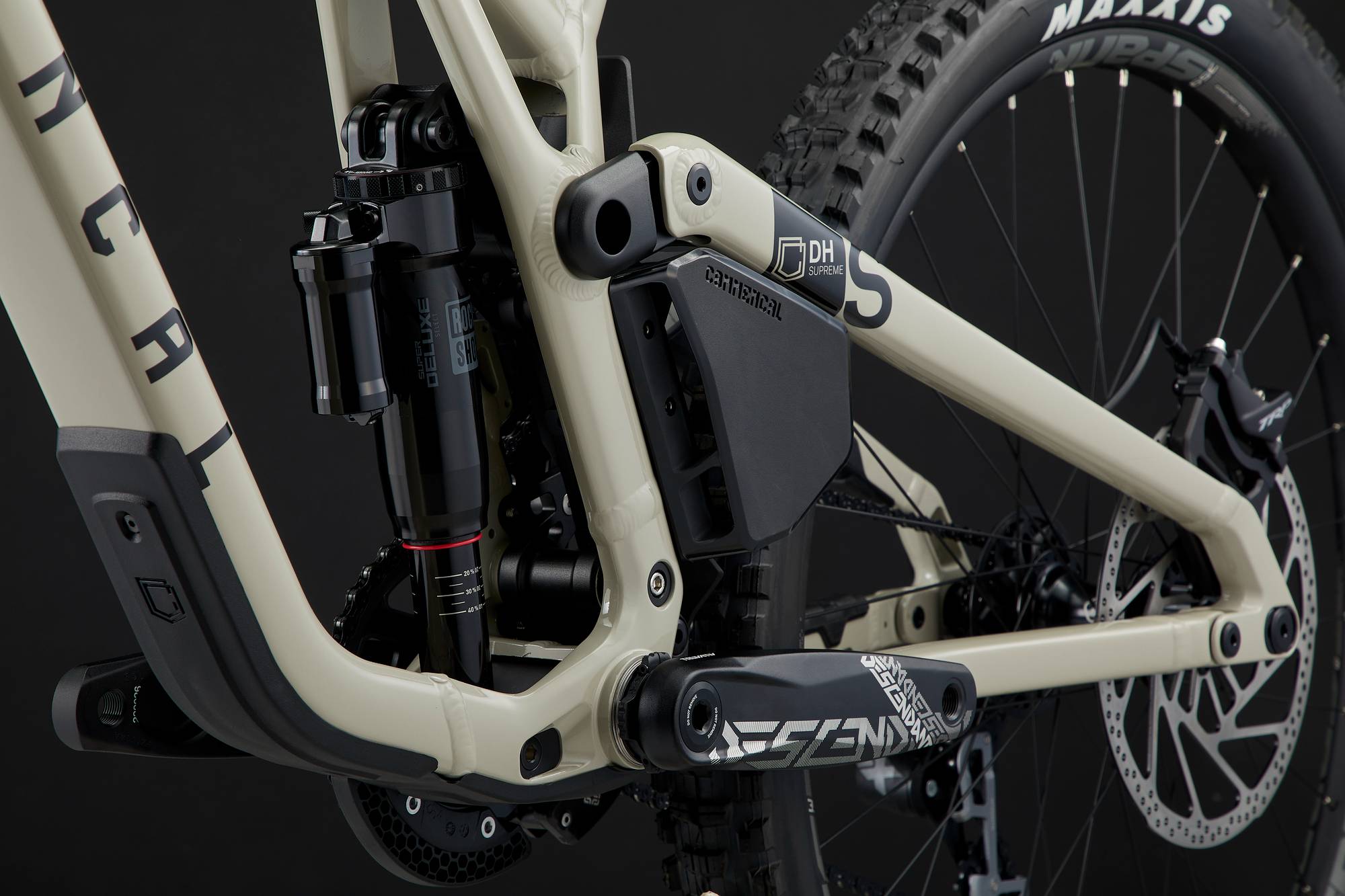 Commencal Bicicleta SUPREME DH V5 RIDE CHALK 2025 | Commencal
