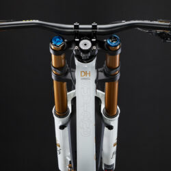 Commencal Bicicleta SUPREME DH V5 SIGNATURE LTD PURE WHITE 2026